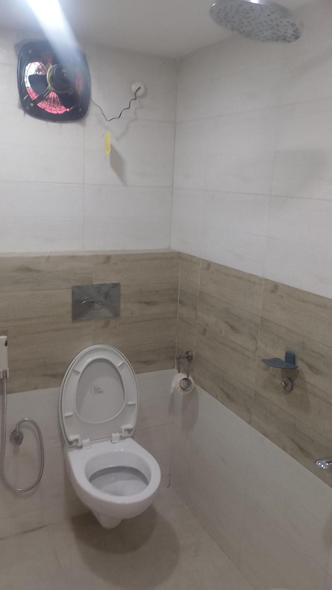 גווהטי Serenity Inn And Grill מראה חיצוני תמונה